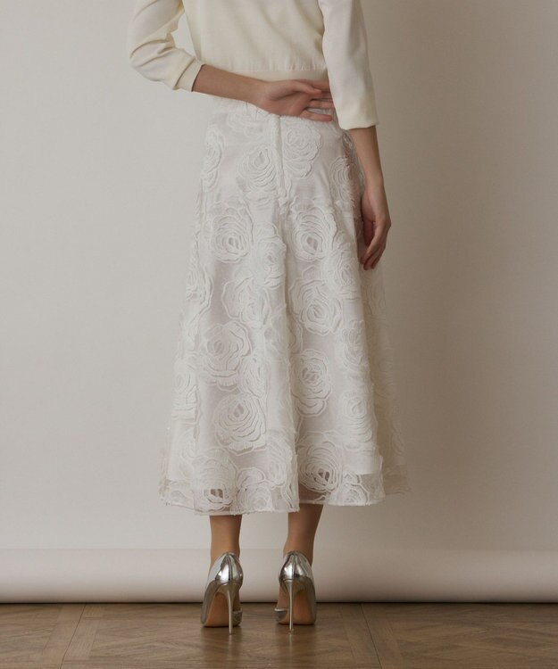 GRACE CONTINENTAL ローズ刺繍フレアスカート ホワイト