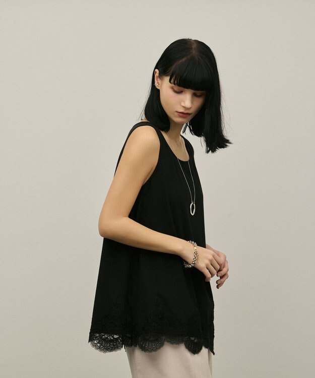 GRACE CONTINENTAL ヘムレースカットトップ ブラック