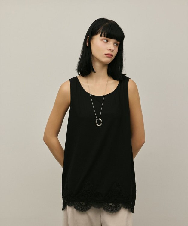 GRACE CONTINENTAL ヘムレースカットトップ ブラック