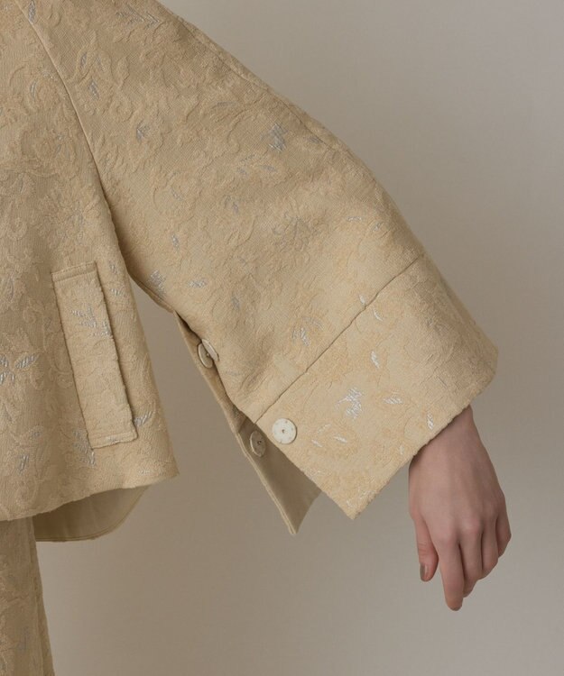 GRACE CONTINENTAL サラサジャガードケープジャケット ベージュ