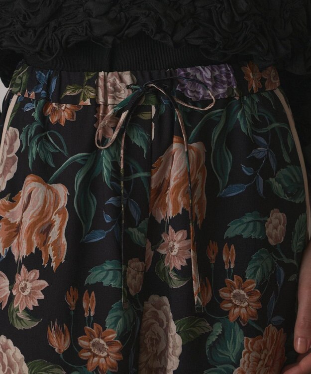 GRACE CONTINENTAL アンティークフラワープリントパンツ ブラック