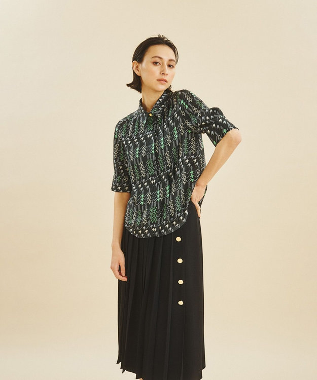 ほぼ未使用✨23SS 完売品✨グレースクラス チドリプリントタックブラウス 黒 ほぼ未使用✨23SS 完売品✨グレースクラス チドリプリントタック