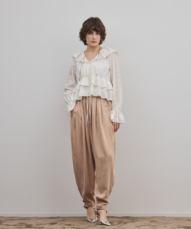 GRACE CONTINENTAL エンブロイダリーフリルブラウス ホワイト