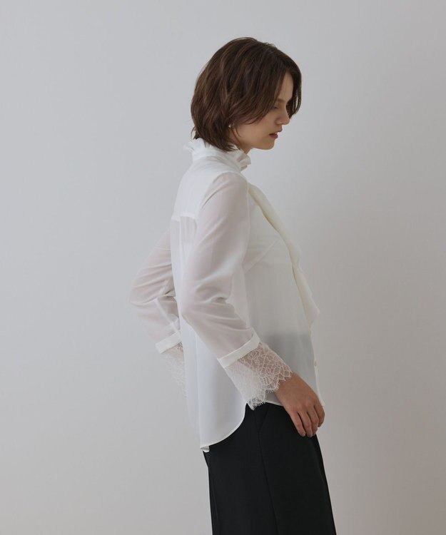 GRACE CONTINENTAL ラッフルブラウス ホワイト