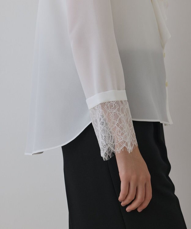 GRACE CONTINENTAL ラッフルブラウス ホワイト