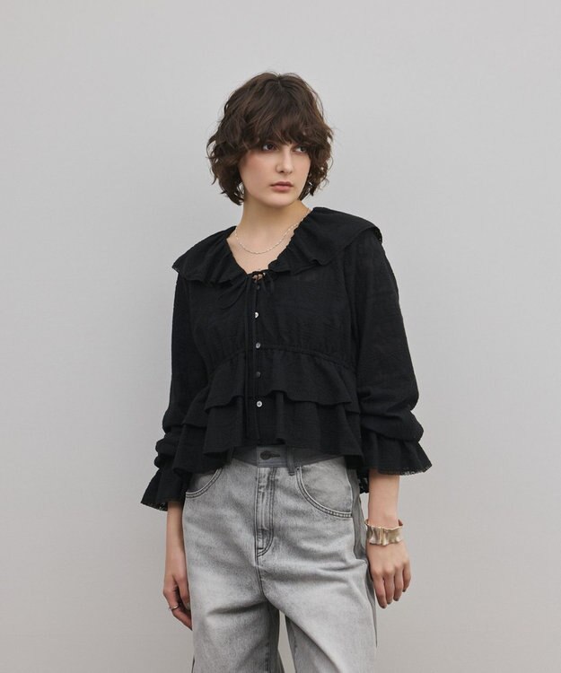 GRACE CONTINENTAL エンブロイダリーフリルブラウス ブラック