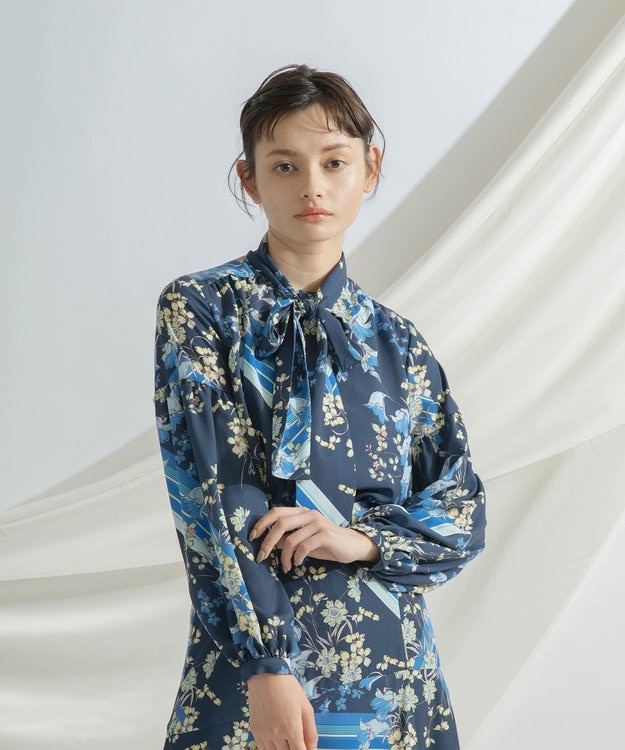 GRACE CONTINENTAL フラワーラインプリントトップ ネイビー