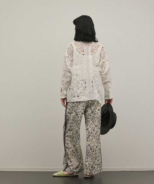 GRACE CONTINENTAL モノトーンフラワープリントパンツ キナリ