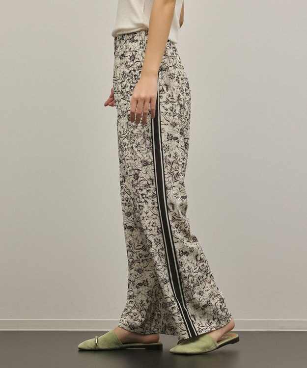 GRACE CONTINENTAL モノトーンフラワープリントパンツ キナリ