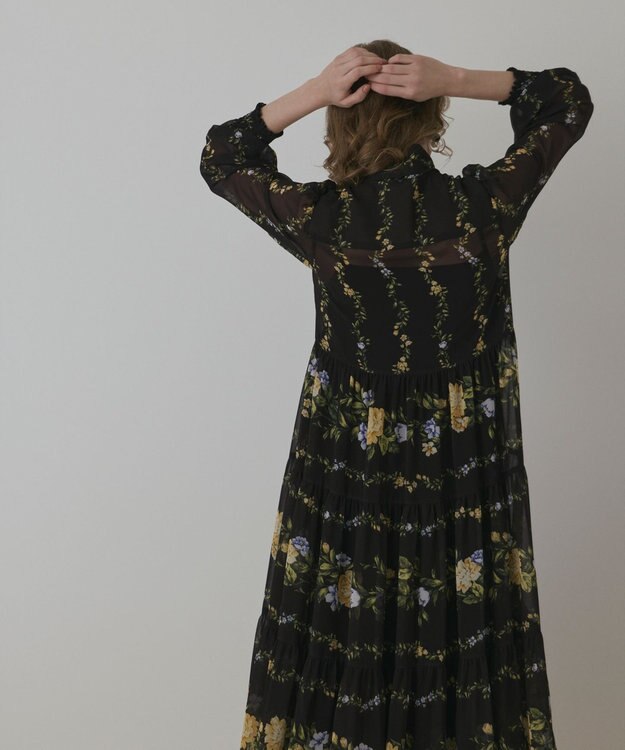 GRACE CONTINENTAL フラワープリントティアードワンピース ブラック