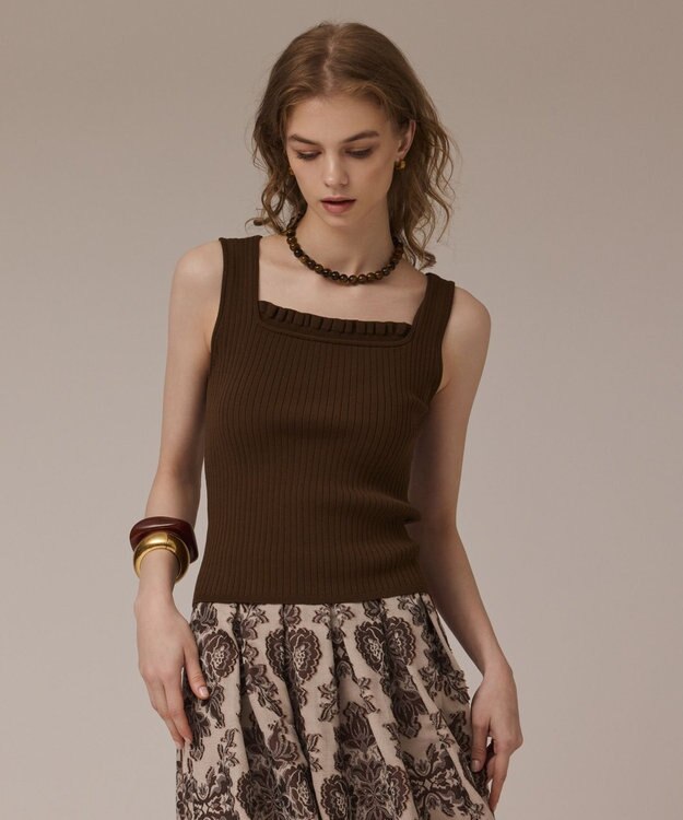 GRACE CONTINENTAL リブフリルニットトップ ブラウン