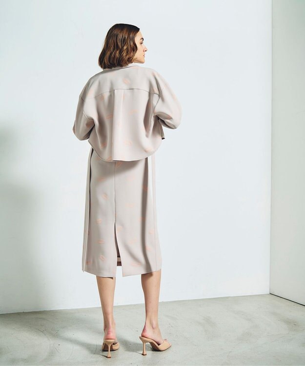 GRACE CONTINENTAL リップモチーフショートシャツ ベージュ