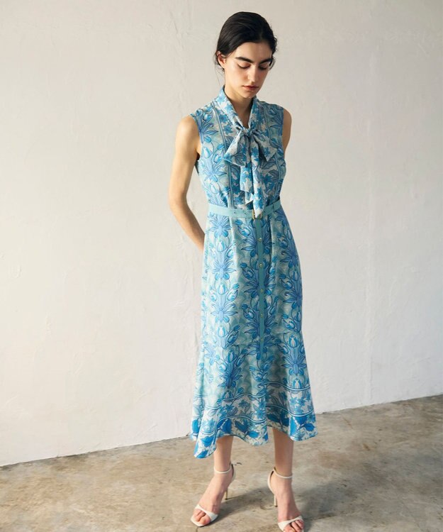 GRACE CONTINENTAL サラサストライププリントワンピース ブルー