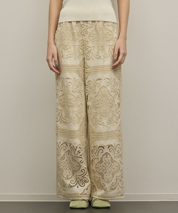 GRACE CONTINENTAL パネル刺繍パンツ キナリ