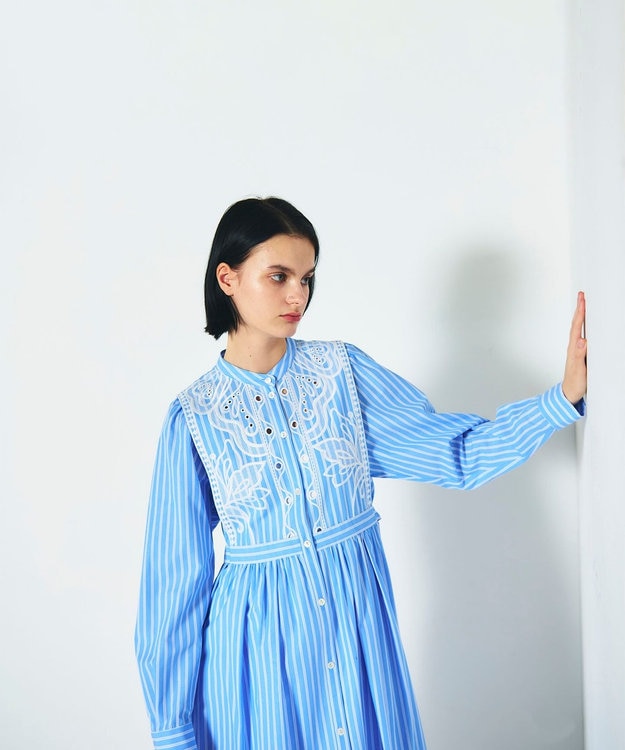 GRACE CONTINENTAL 刺繍シャツワンピース ブルー