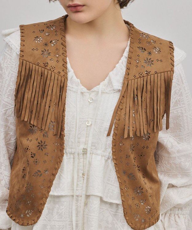 GRACE CONTINENTAL フェイクスウェードジレ キャメル