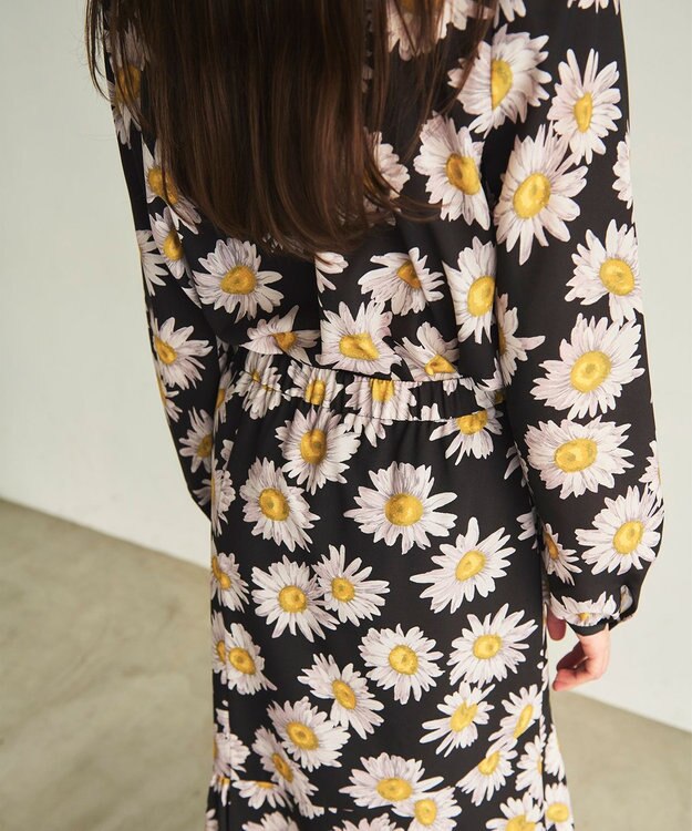 GRACE CONTINENTAL マーガレットフラワープリントスカート ブラック