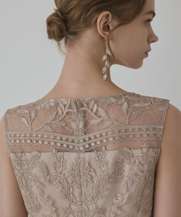 GRACE CONTINENTAL コ－ド刺繍タイトドレス ベージュ