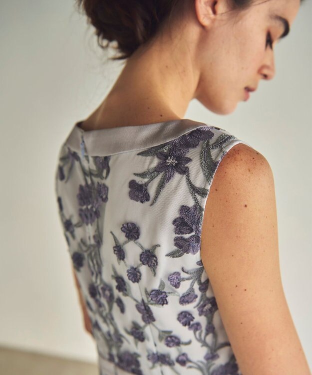 GRACE CONTINENTAL スモール3Dフラワードレス グレー