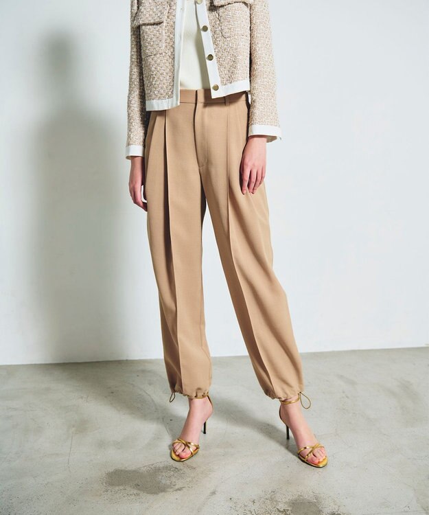 GRACE CONTINENTAL ストレッチスラブタックパンツ ベージュ