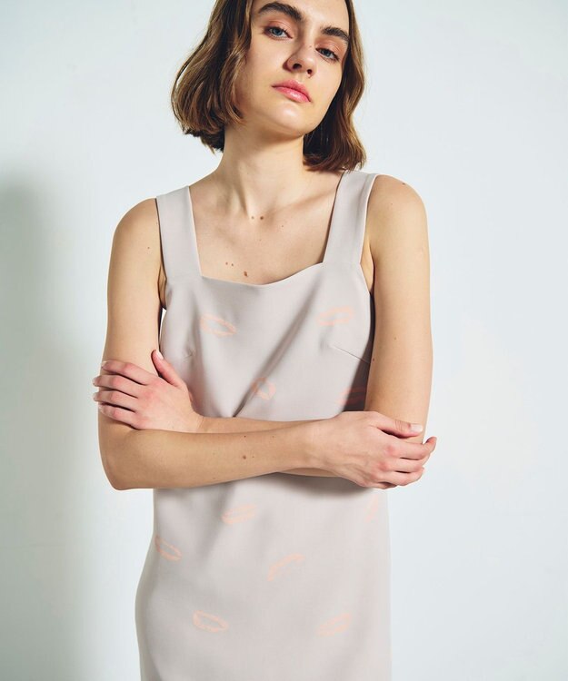 GRACE CONTINENTAL リップモチーフドレス ベージュ