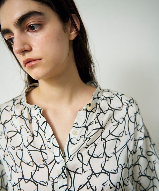 GRACE CONTINENTAL ラインハートケープブラウス ホワイト