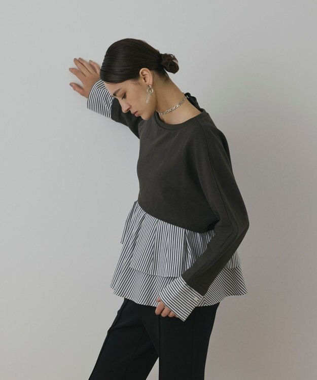 GRACE CONTINENTAL タックフリルヘムカットトップ グレー