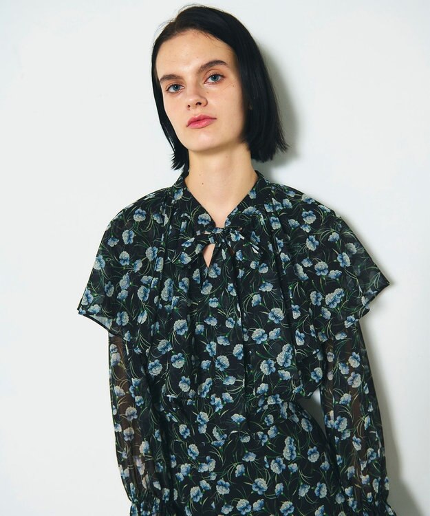 GRACE CONTINENTAL スモールフラワーケープトップ ブラック