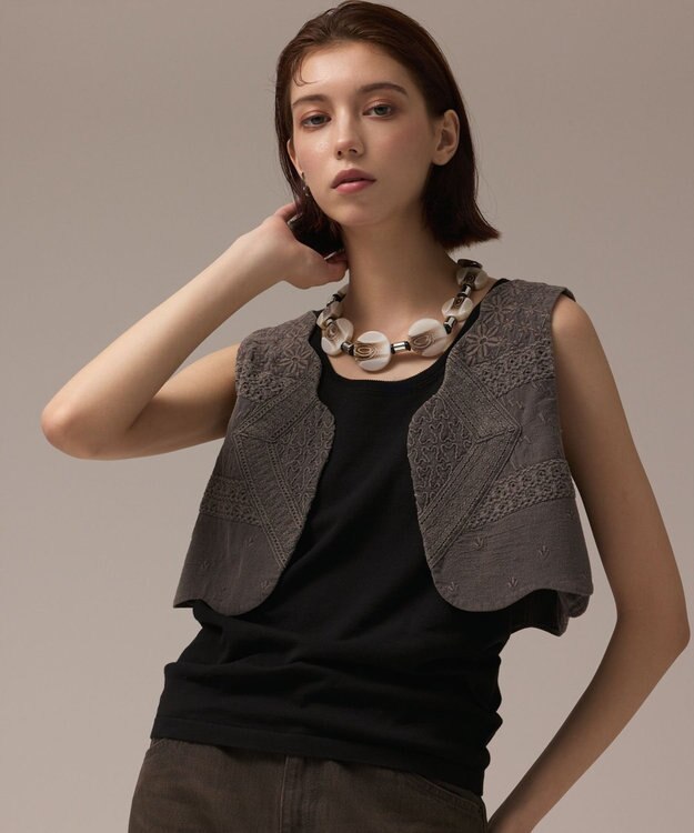 GRACE CONTINENTAL エンブロイダリージレ チャコール