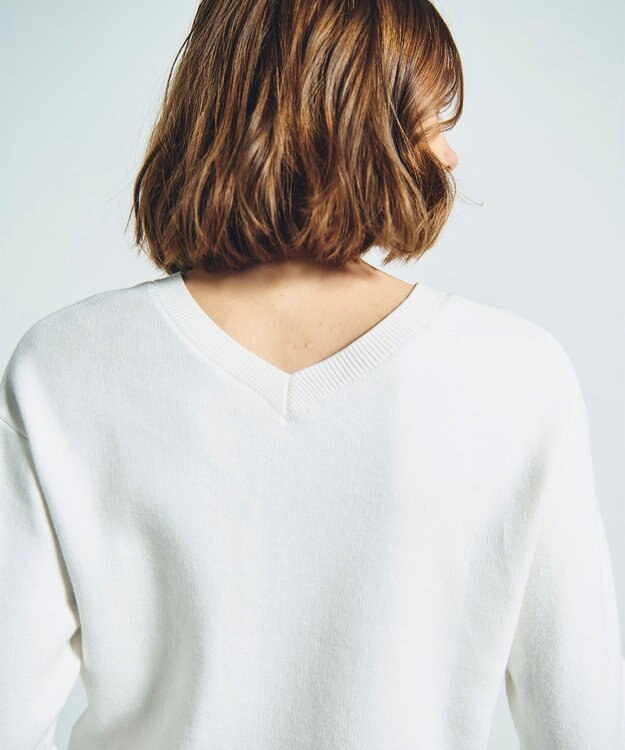 GRACE CONTINENTAL ロゴビジューニットトップ ホワイト