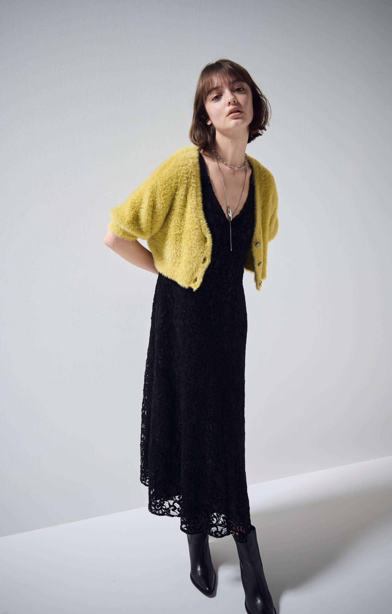 美品GRACECONTINENTALの刺繍フレアドレスキナリ