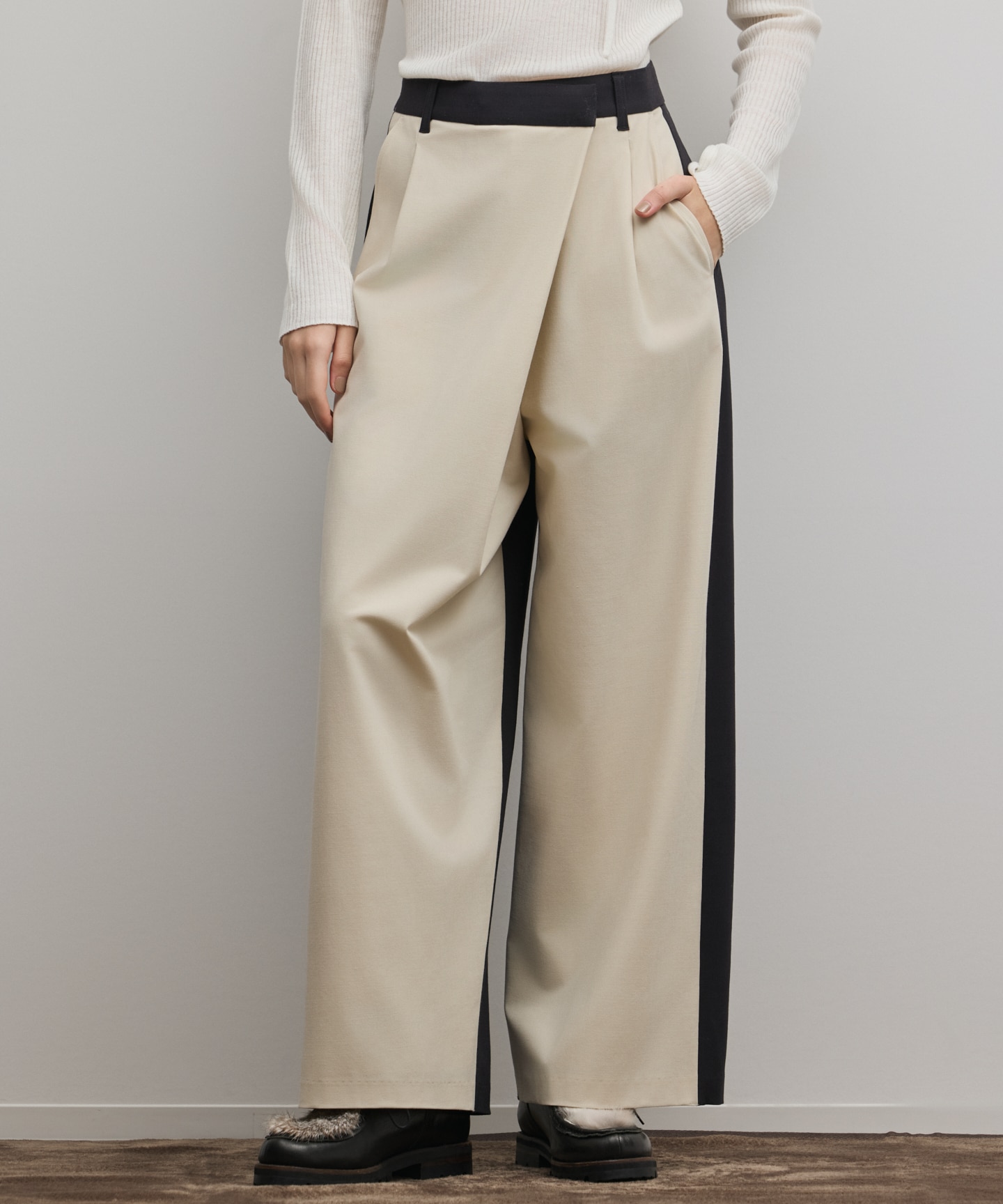 ラップワイドパンツ