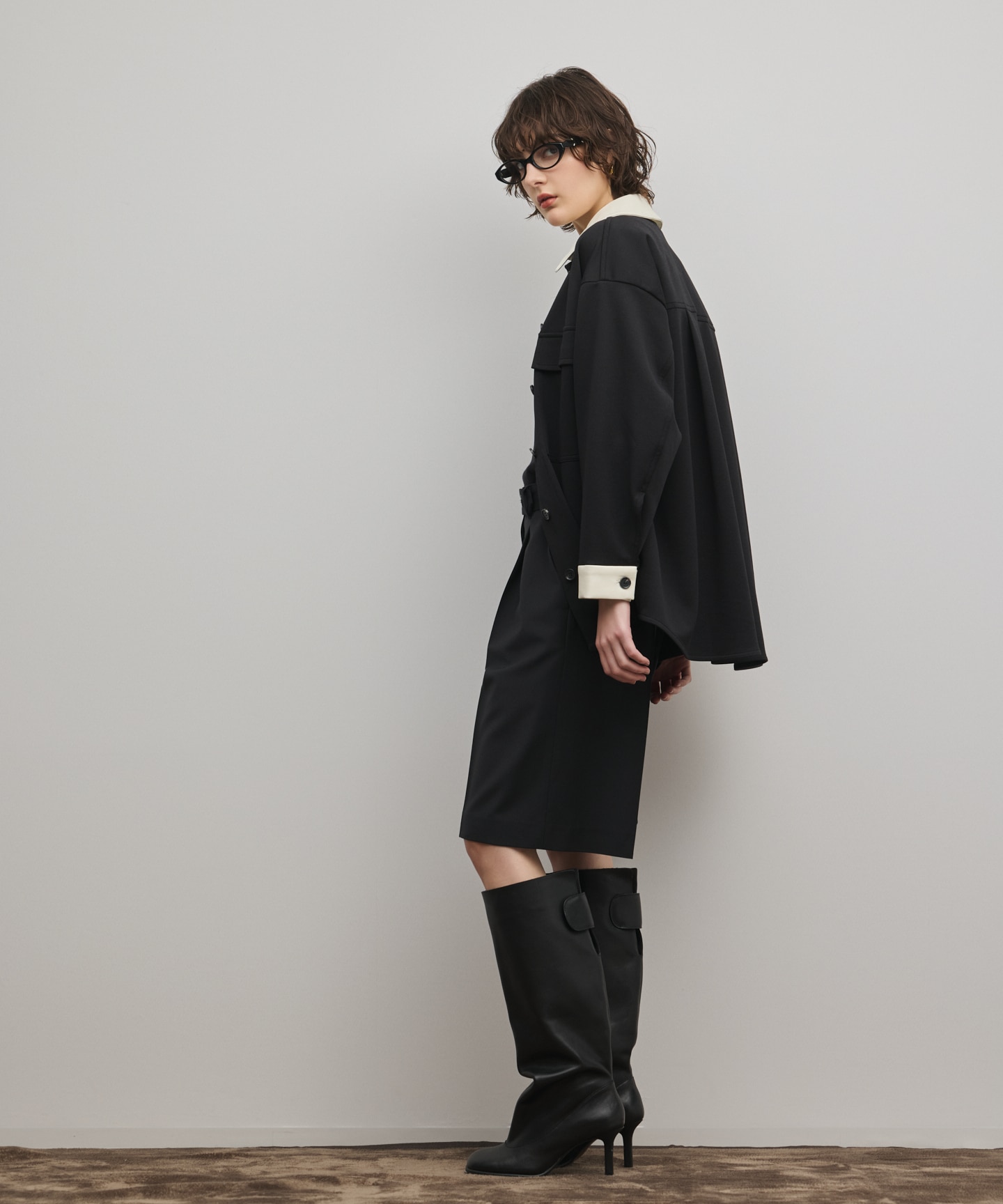 スーツ地ハーフパンツ