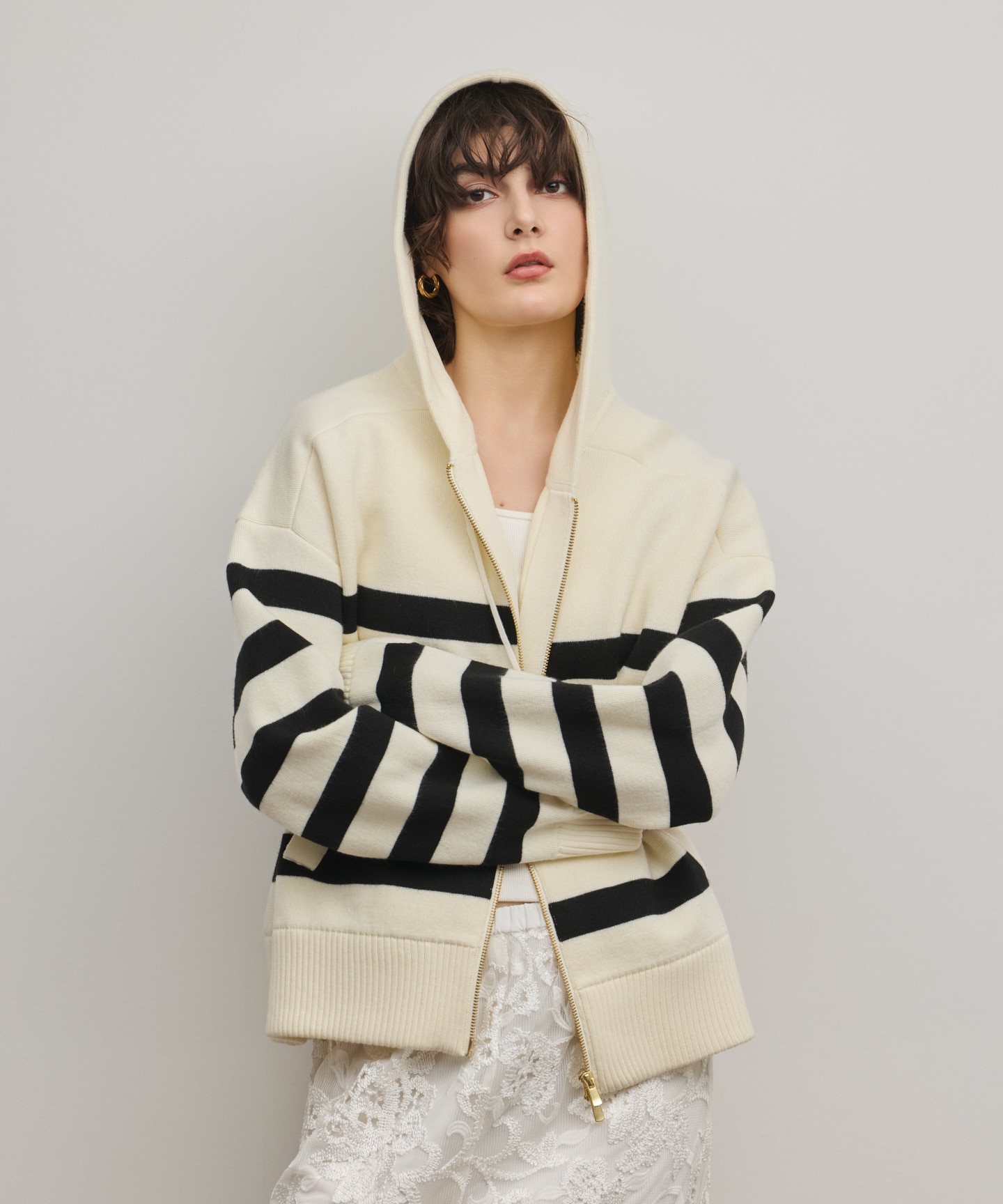 フォルムニットパーカー