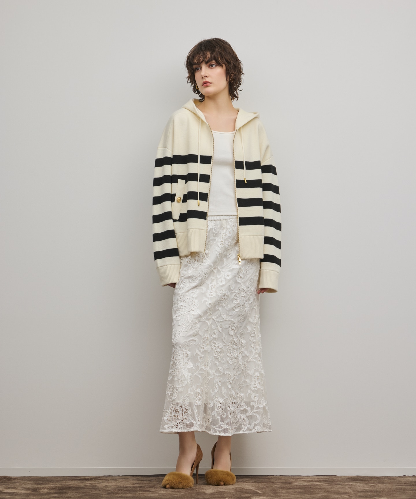 フォルムニットパーカー