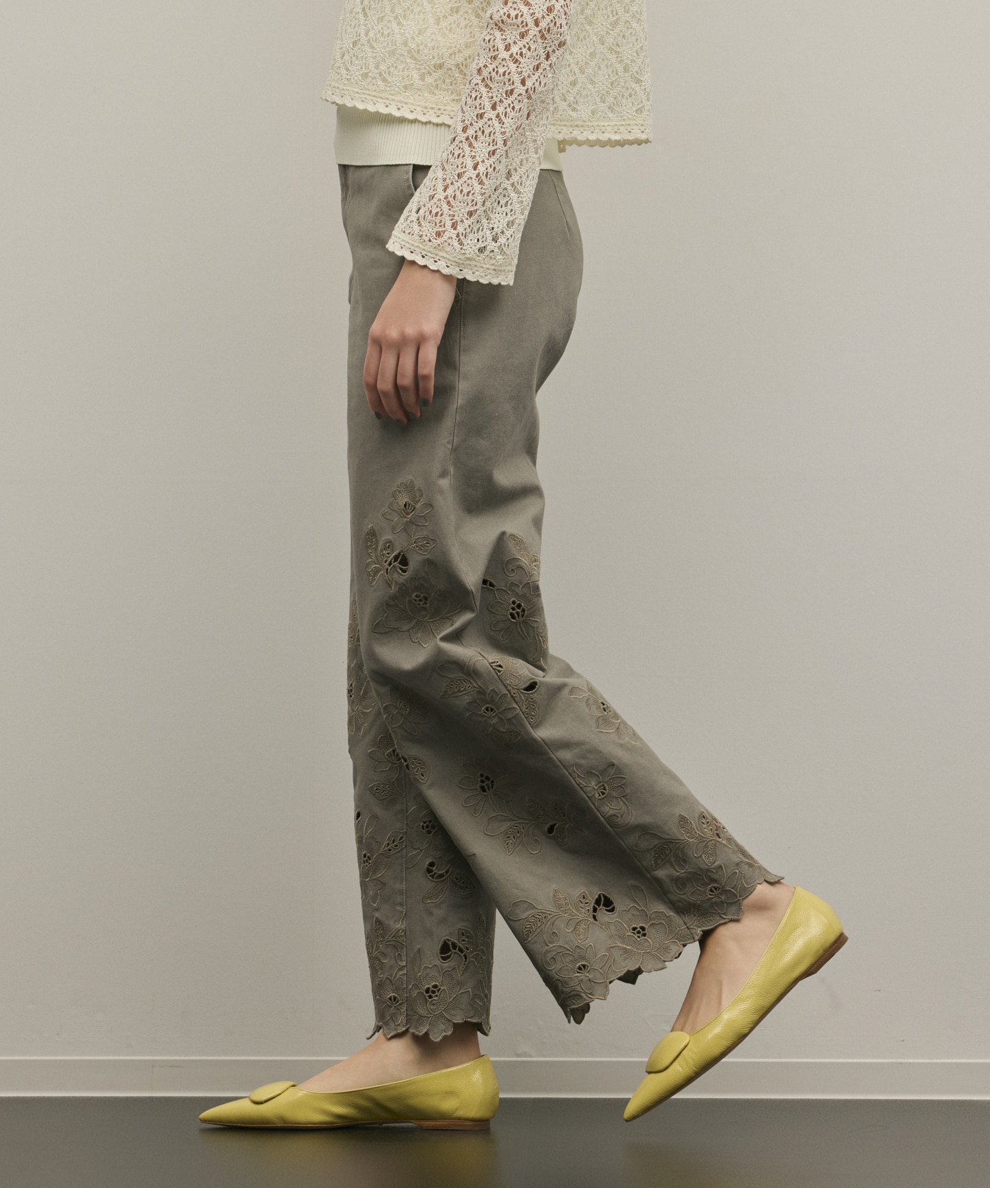 カットワークフレアパンツ