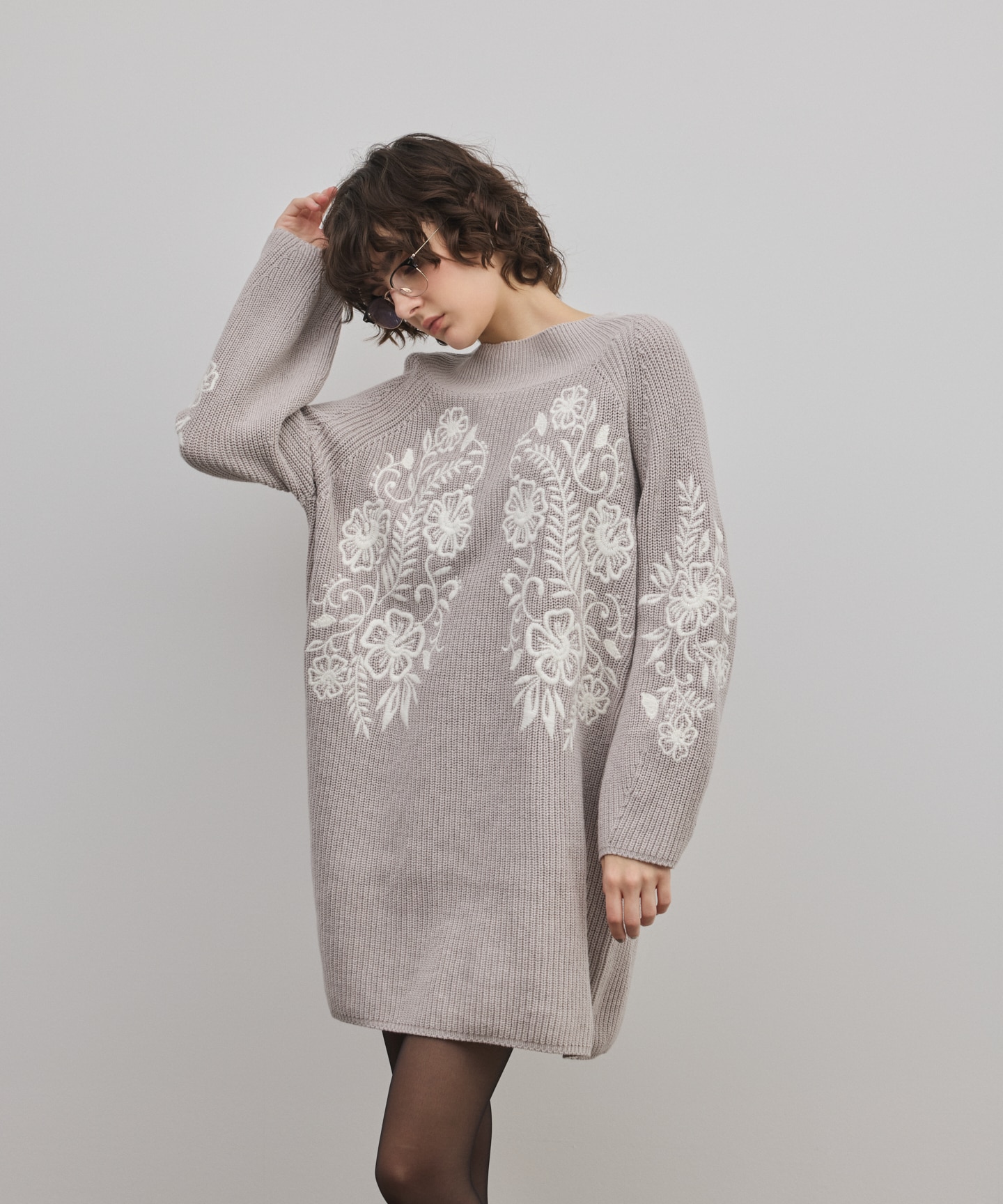 エンブロイダリーニットワンピース