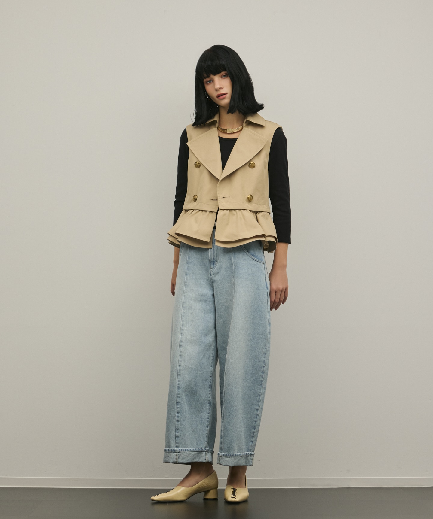 ペプラムトレンチベスト