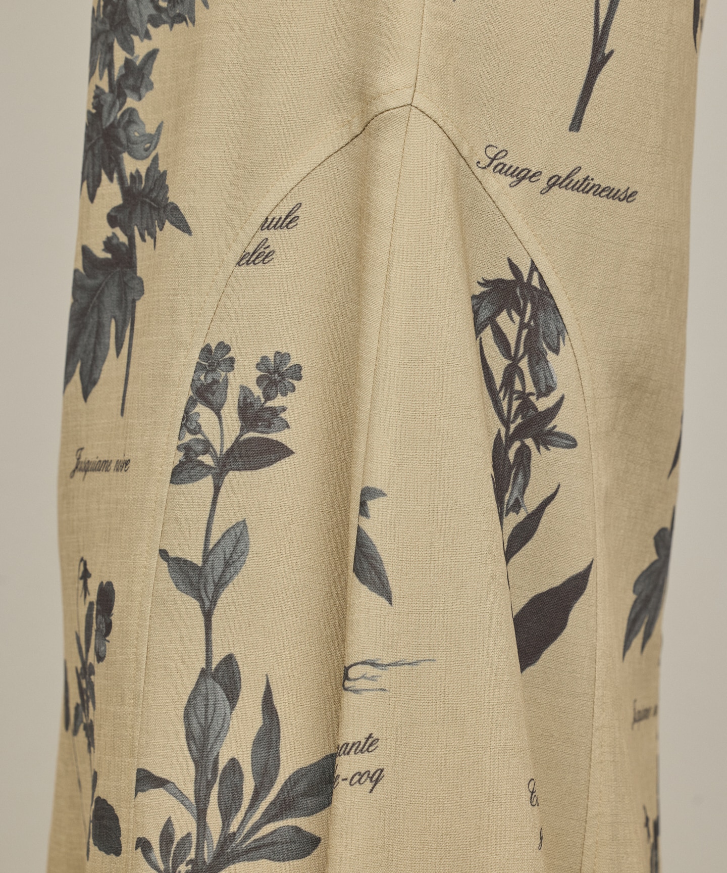 ボタニカルプリントワンピース