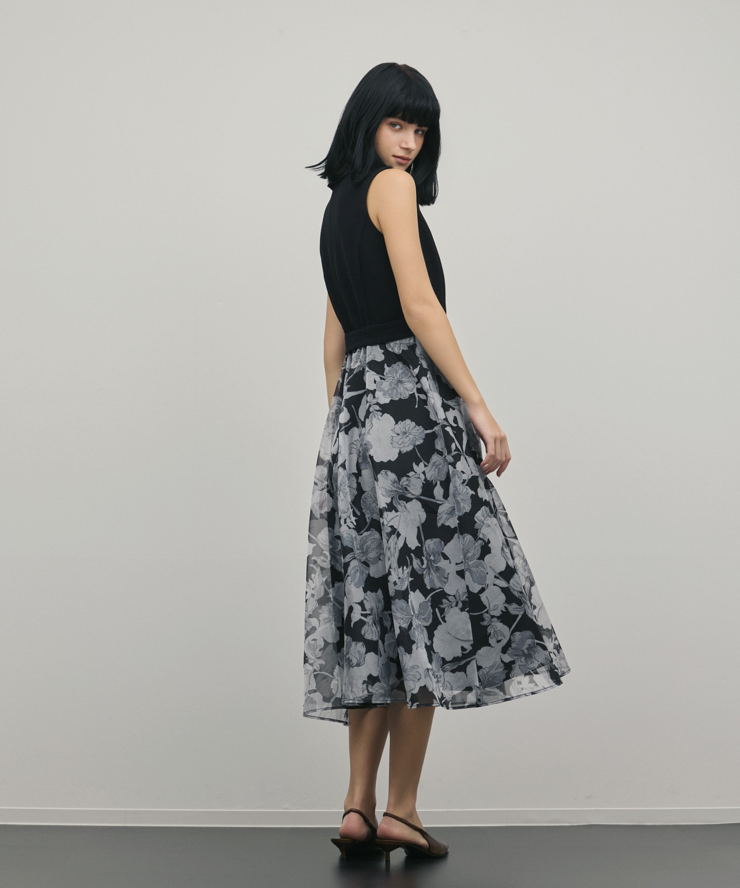 グレースコンチネンタル　カシュクールフラワープリントワンピース