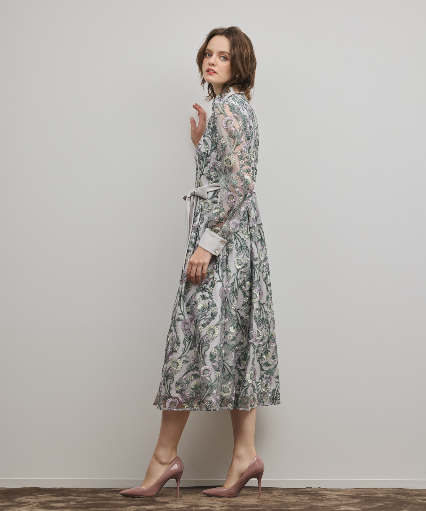 グレースコンチネンタル　マルチフラワー刺繍フレアワンピース