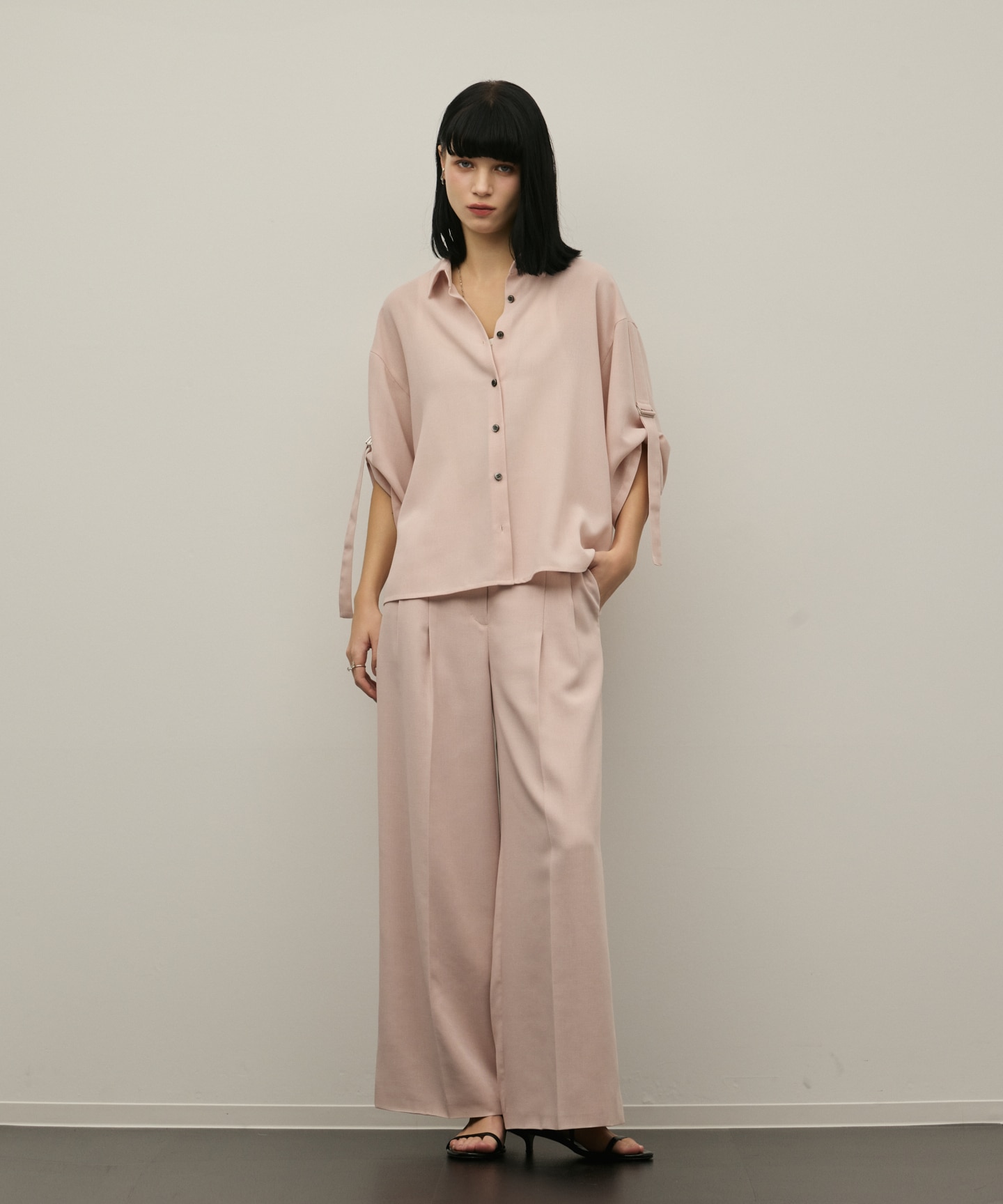 ダイアグラム　ロールアップスリーブトップ